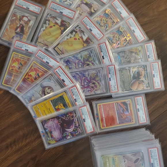 Pokemon Mystery Box, GUARANTEED PSA Graded Card (Slab) and many more HITS !!! - Picture 2 of 7